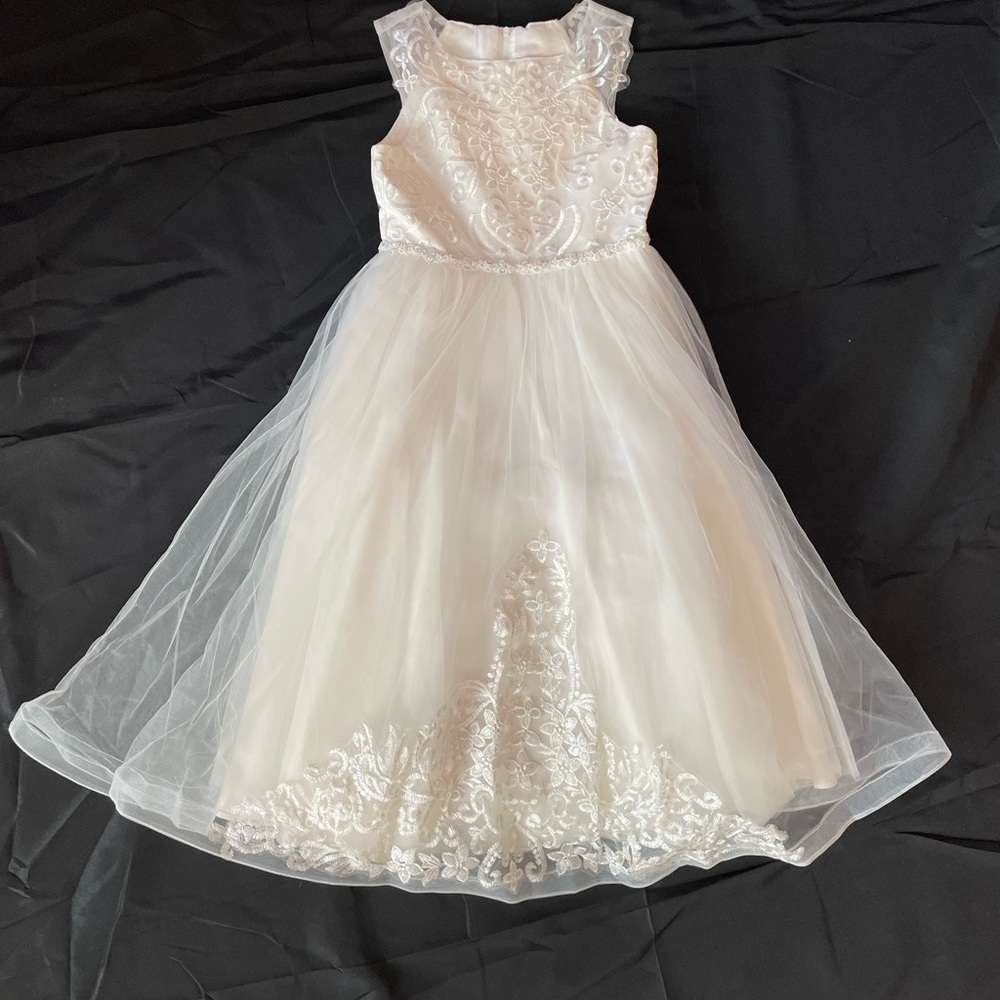Girls Size 8 dress.
